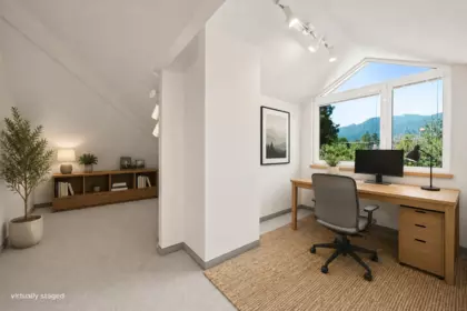 Mudroom Photo of 305 E 17th Street, North Vancouver, BC
