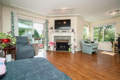 Kitchen Photo of 209 20443 53 Avenue, Langley, BC