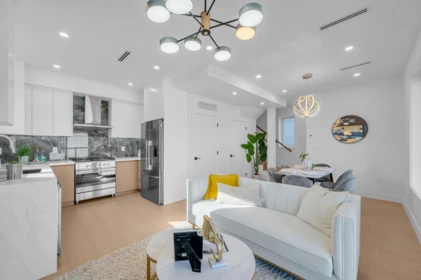Living Room Photo of 3 2893 Eton Street, Vancouver, BC