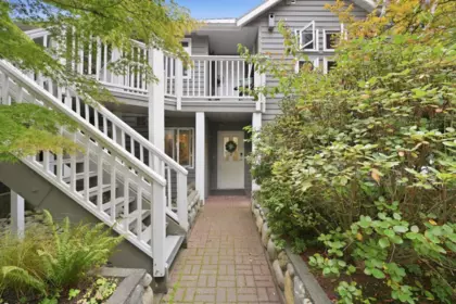 102 1538 Bowser Avenue, North Vancouver, BC, North Vancouver — Apartment/Condo for sale