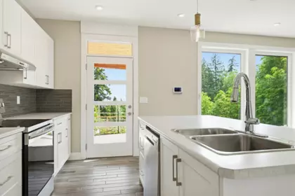 Entry Foyer Photo of 33449 Richards Avenue, Mission, BC