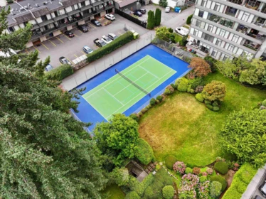 Front Yard Photo of 114 1420 Duchess Avenue, West Vancouver, BC