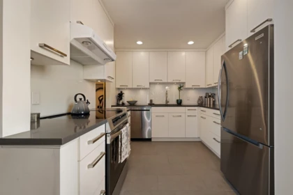 Kitchen Photo of 114 1420 Duchess Avenue, West Vancouver, BC