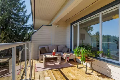 Kitchen Photo of 8 5768 Marine Way, Sechelt, BC
