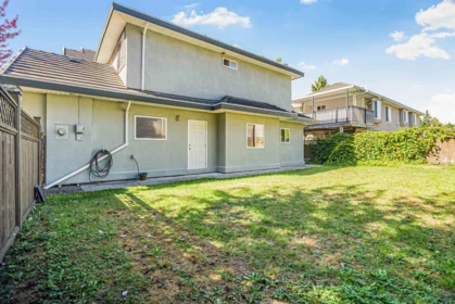 Front Yard Photo of 14405 89a Avenue, Surrey, BC