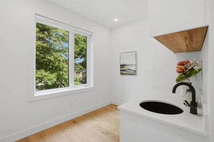 Entry Foyer Photo of 1 2438 E 20th Avenue, Vancouver, BC