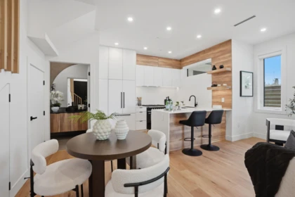 Kitchen Photo of 1 2438 E 20th Avenue, Vancouver, BC