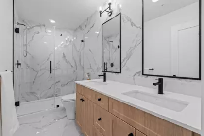 Guest Bathroom Photo of 415 19979 76 Avenue, Langley, BC