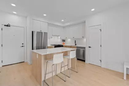 Kitchen Photo of 415 19979 76 Avenue, Langley, BC