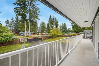 Entry Foyer Photo of 24061 55 Avenue, Langley, BC
