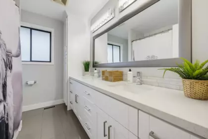 Primary Bathroom Photo of 24061 55 Avenue, Langley, BC