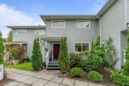Garden / Landscaping Photo of 2 8745 Government Street, Burnaby, BC
