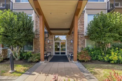 216 11935 Burnett Street, Maple Ridge, BC, Maple ridge — Apartment/Condo for sale