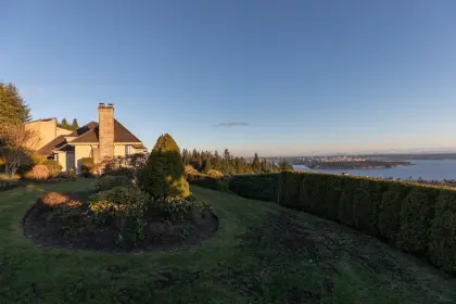 2550 Westhill Drive, West Vancouver, BC, West vancouver — Single Family Residence for sale