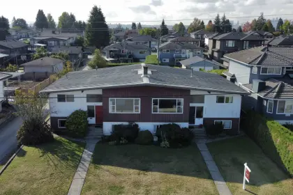 6572 Union Street, Burnaby, BC, Burnaby — Duplex for sale