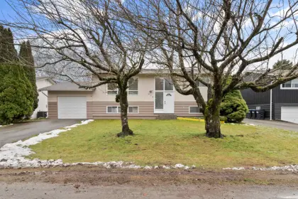 678 Thacker Avenue, Hope, BC, Hope — Single Family Residence for sale