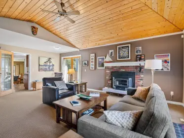 1024 Tobermory Way, Squamish, BC, Squamish — Single Family Residence for sale