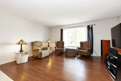 20356 Walnut Crescent, Maple Ridge, BC, Maple ridge — Single Family Residence for sale
