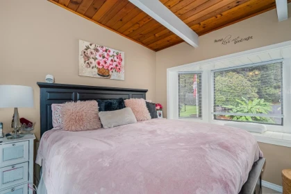 Breakfast Nook Photo of 3632 Victoria Drive, Coquitlam, BC