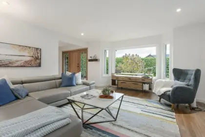424 W 15th Street, North Vancouver, BC, North vancouver — Single Family Residence for sale