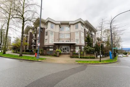 304 13555 Gateway Drive, Surrey, BC, Surrey — Apartment/Condo for sale