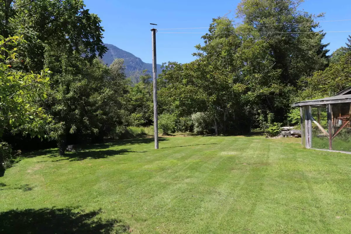 Dining Area Photo of 41591 Government Road, Squamish, BC
