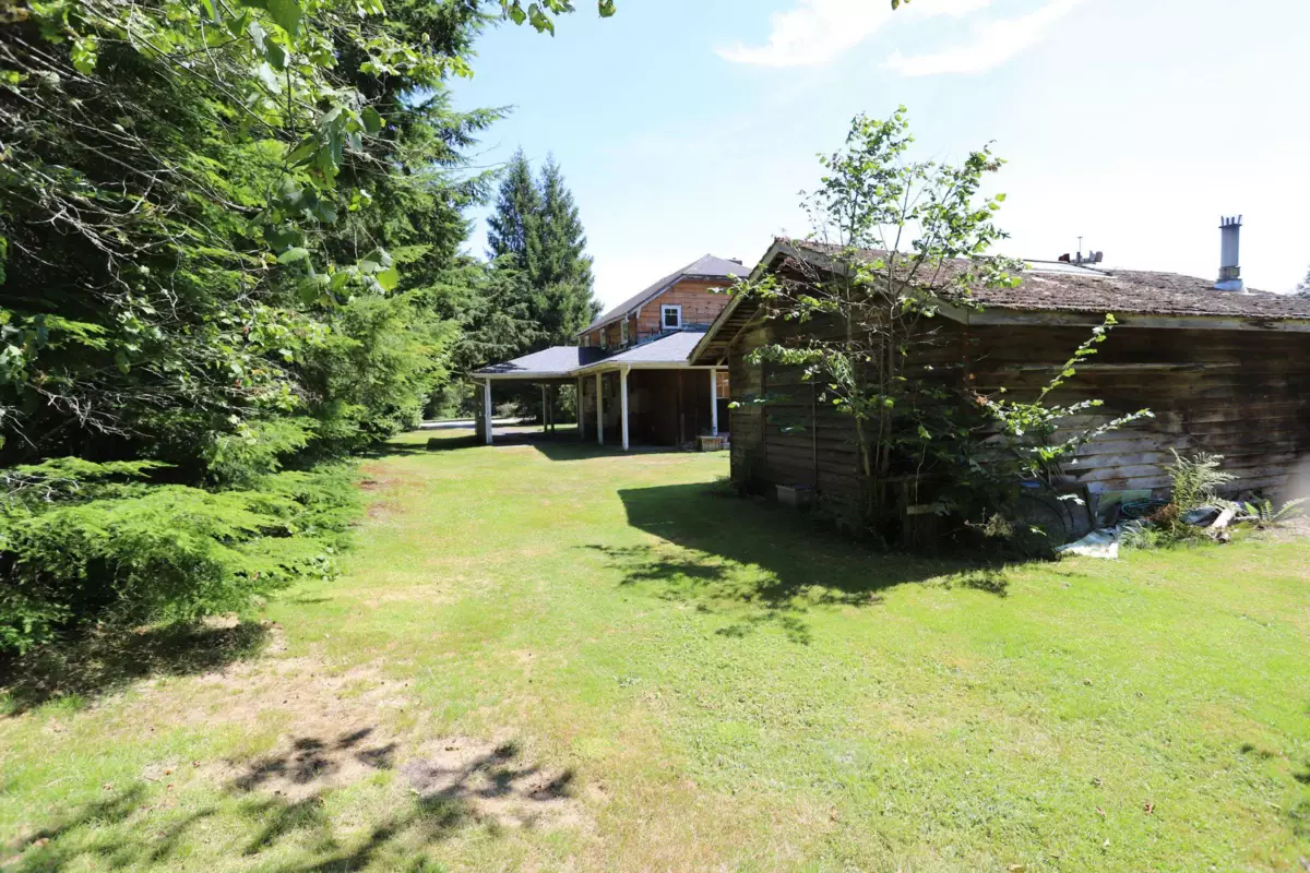 Kitchen Island Photo of 41591 Government Road, Squamish, BC