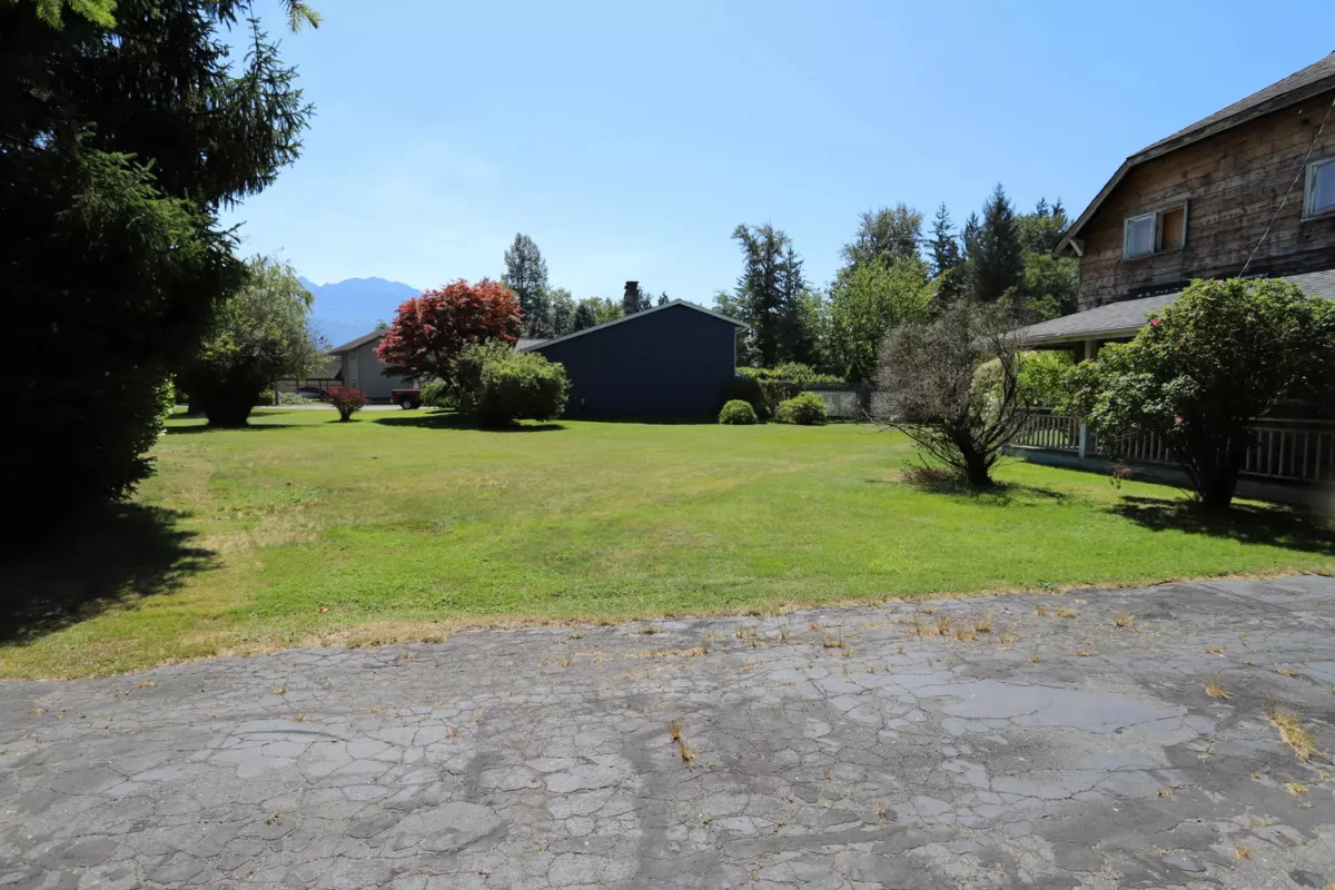Primary Bathroom Photo of 41591 Government Road, Squamish, BC