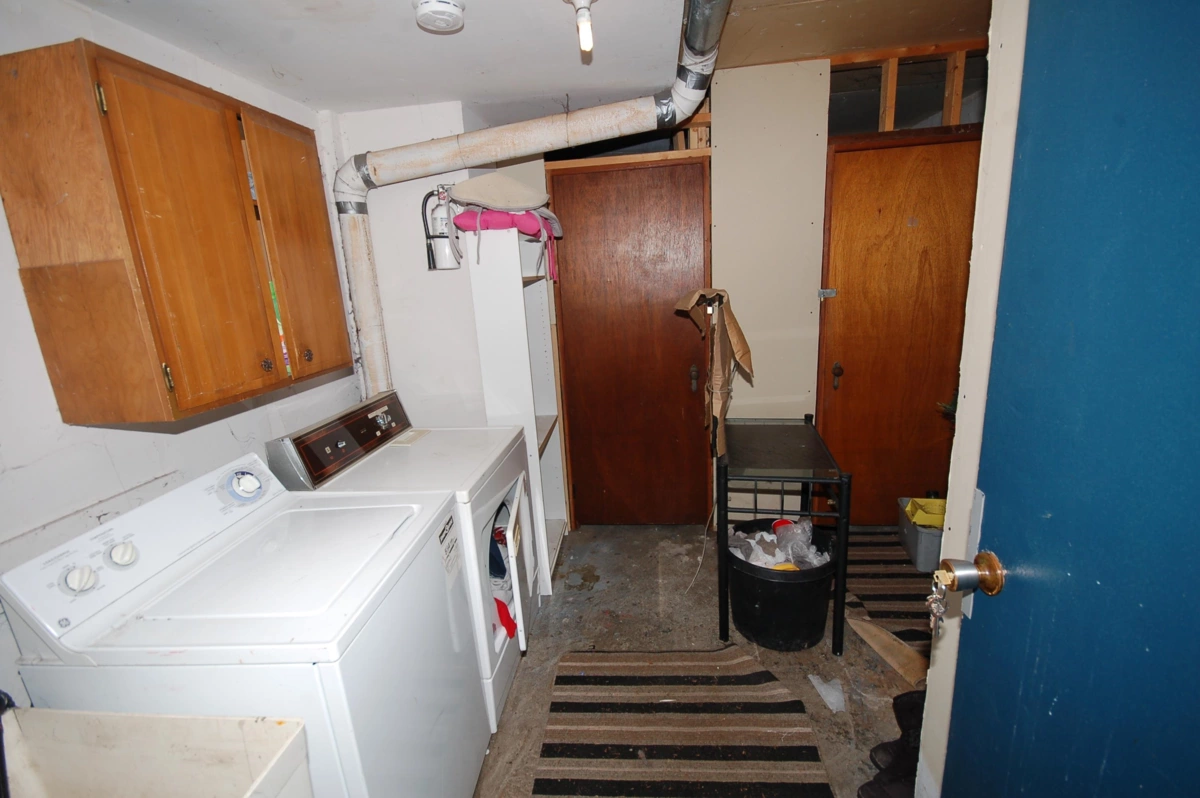 Basement Recreation Room Photo of 938 Clarke Road, Port Moody, BC