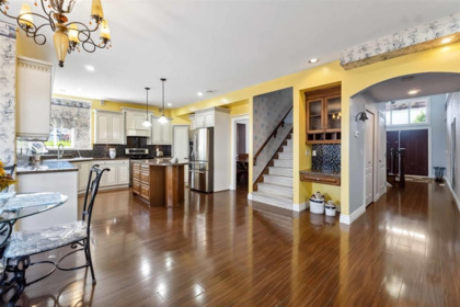Kitchen Island Photo of 19785 72a Avenue, Langley, BC