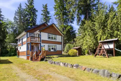 4536 Rondeview Road, Madeira Park, BC, Madeira Park — Single Family Residence for sale