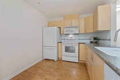 302 15325 17 Avenue, Surrey, BC, Surrey — Apartment/Condo for sale