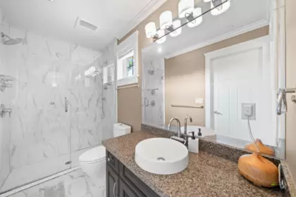 Hallway Photo of 2575 W 7th Avenue, Vancouver, BC