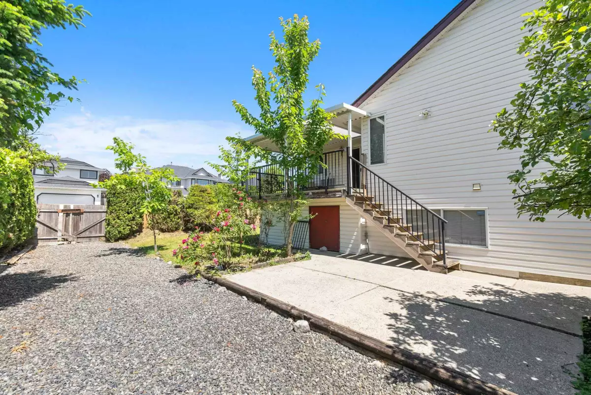 Garage Interior Photo of 2818 Crossley Drive, Abbotsford, BC