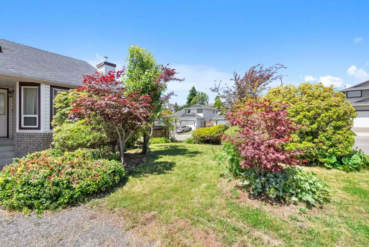Garden / Landscaping Photo of 2818 Crossley Drive, Abbotsford, BC