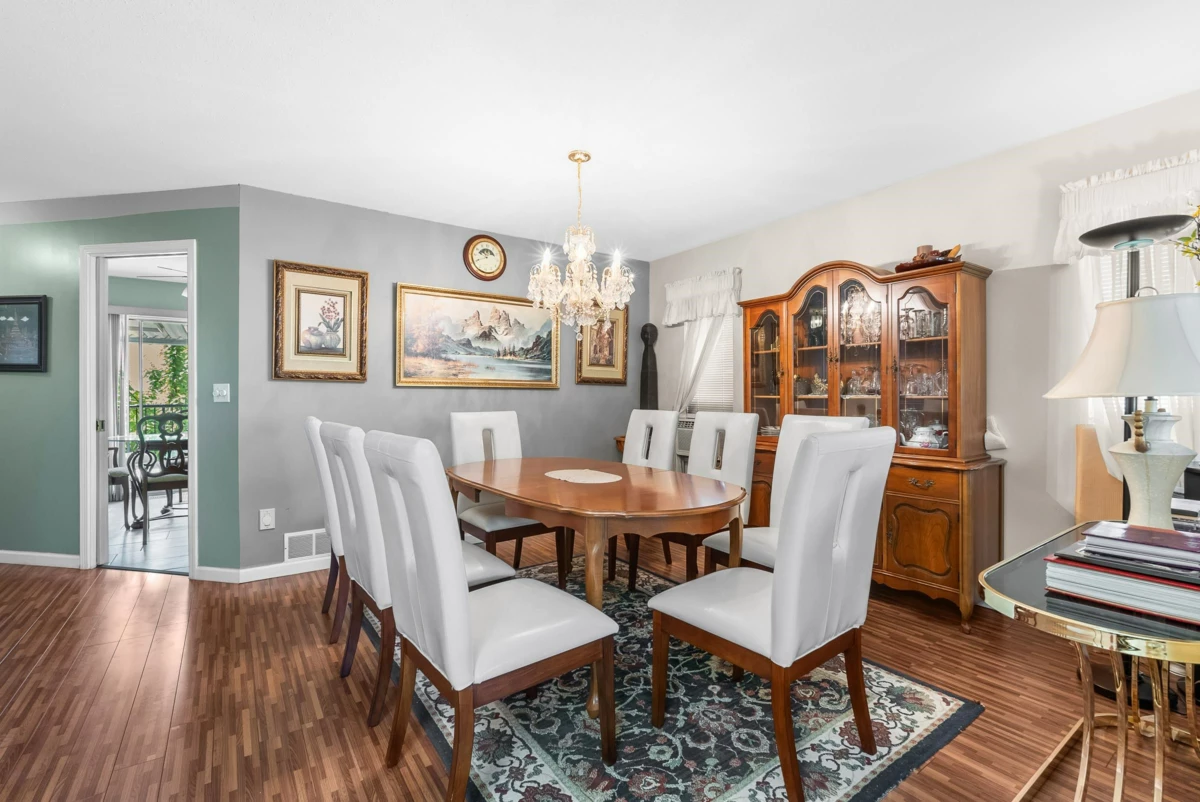 Kitchen Photo of 2818 Crossley Drive, Abbotsford, BC