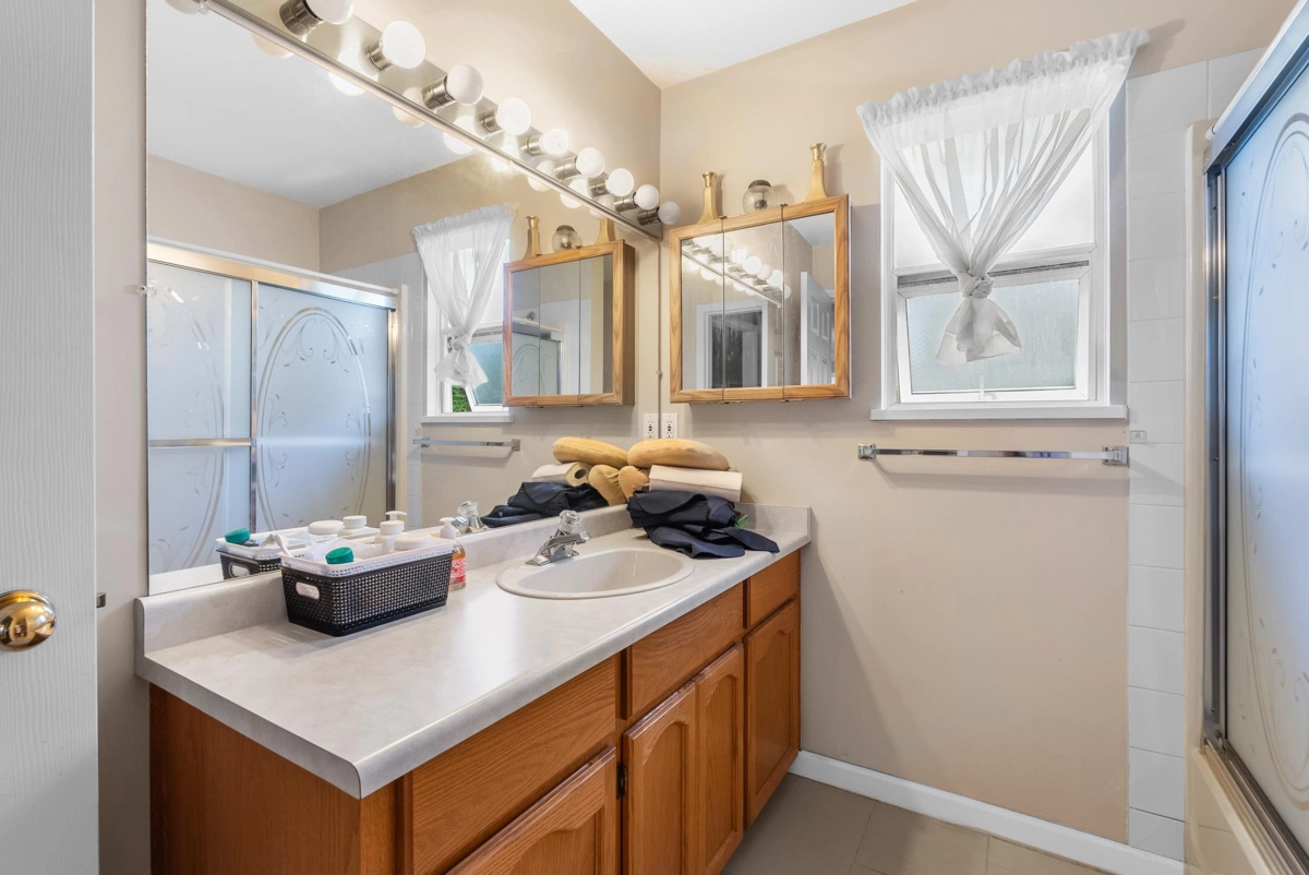 Laundry Room Photo of 2818 Crossley Drive, Abbotsford, BC