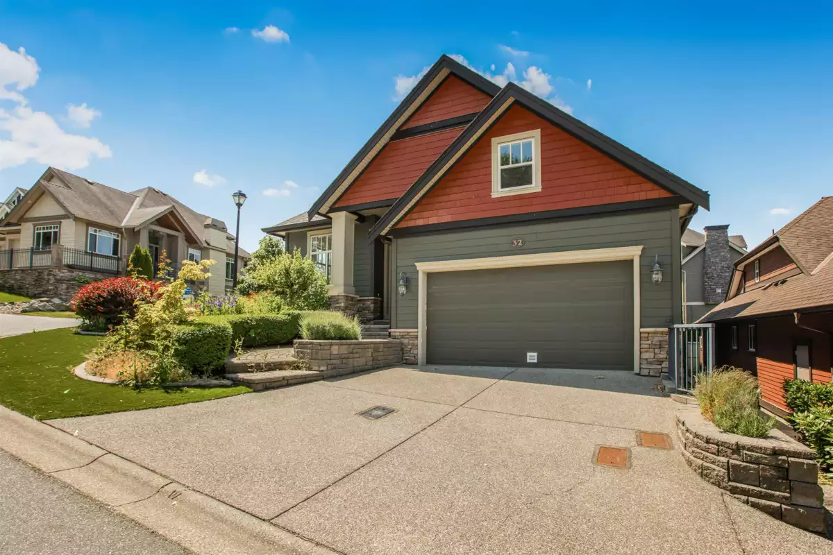 Family Room Photo of 32 3800 Golf Course Drive, Abbotsford, BC