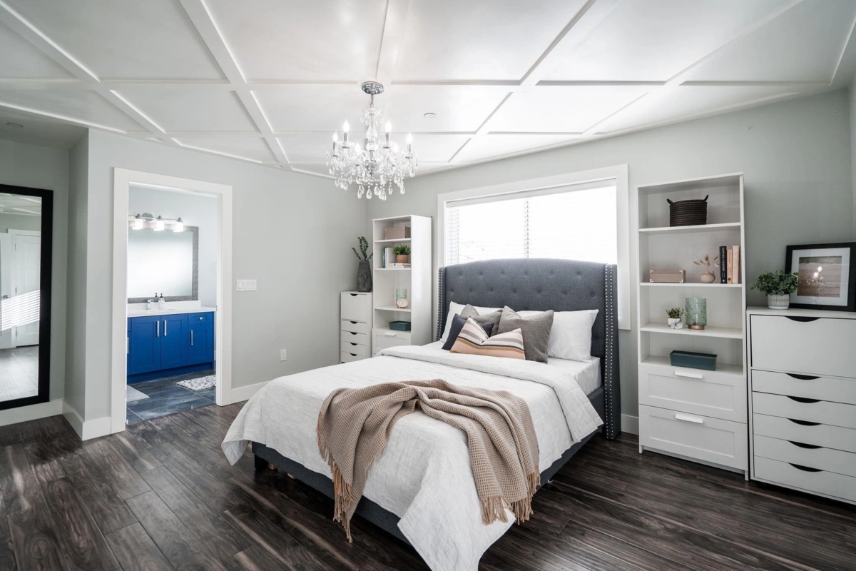 Guest Bathroom Photo of 1 1408 Sixth Avenue, New Westminster, BC