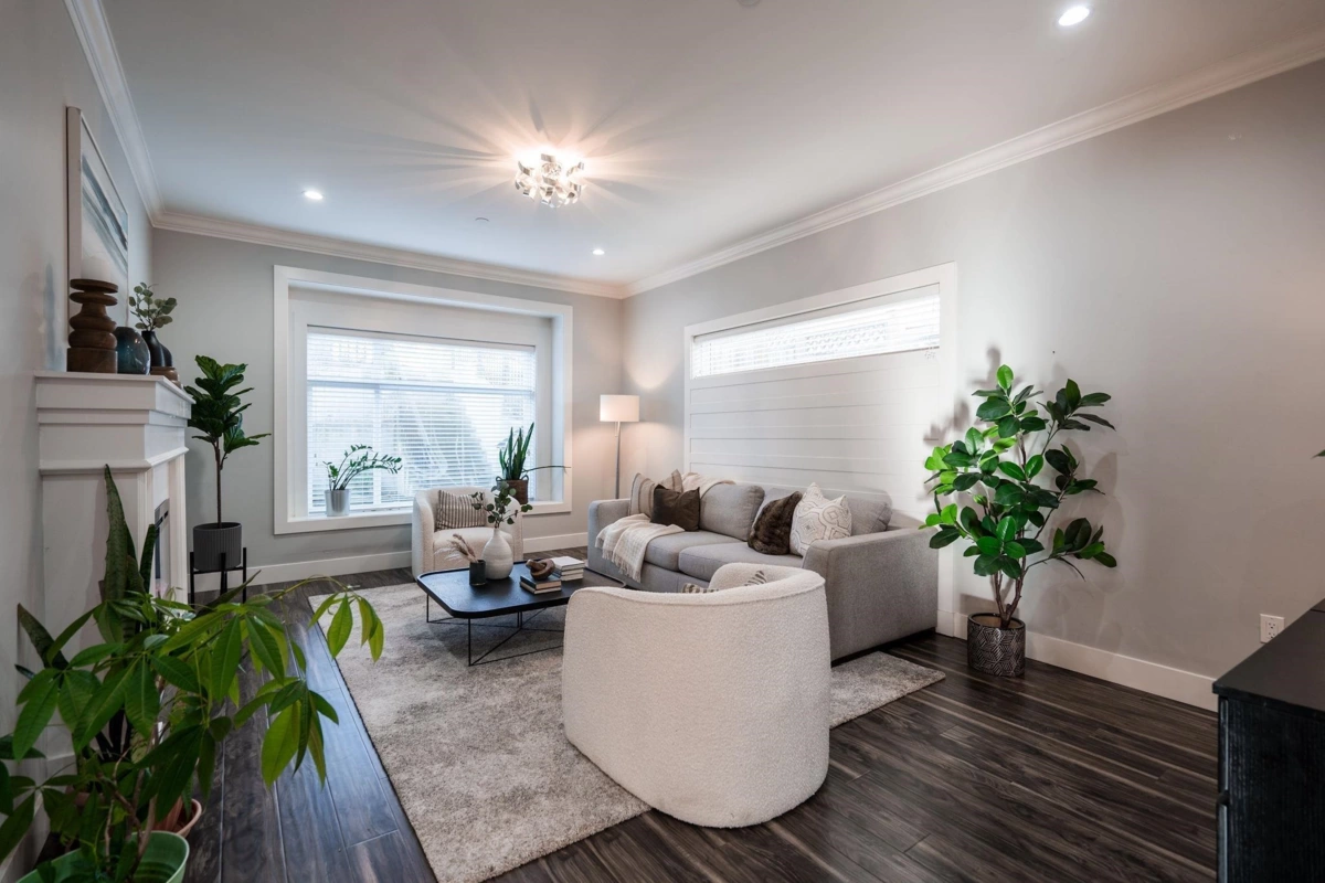 Kitchen Island Photo of 1 1408 Sixth Avenue, New Westminster, BC