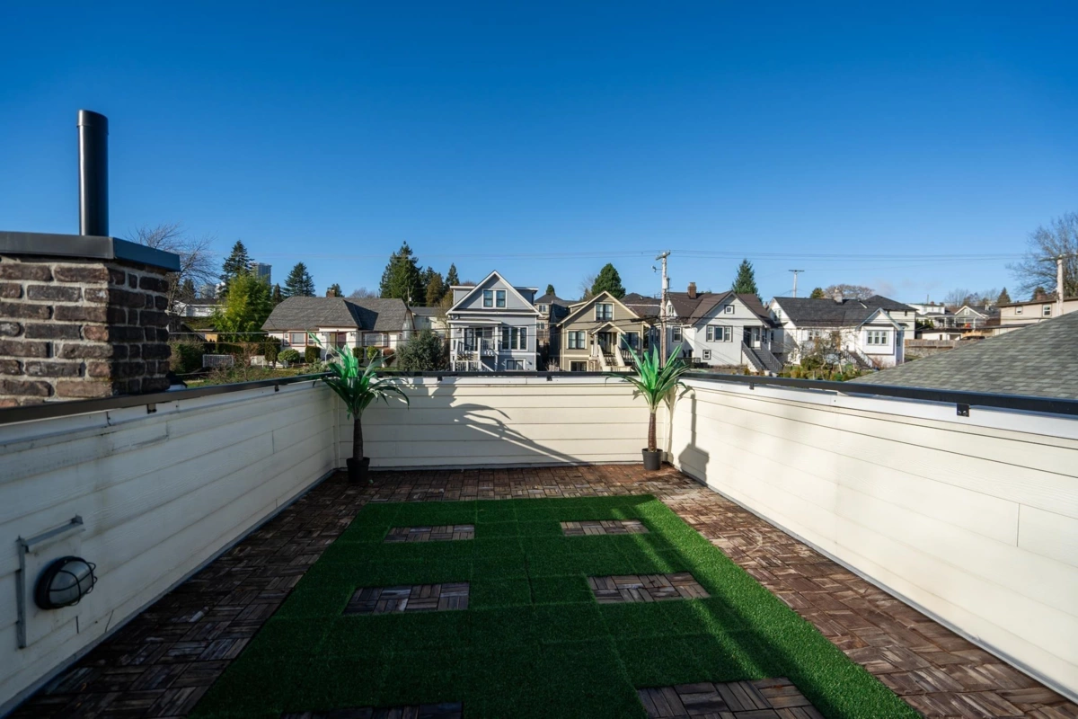 Outdoor Kitchen Photo of 1 1408 Sixth Avenue, New Westminster, BC