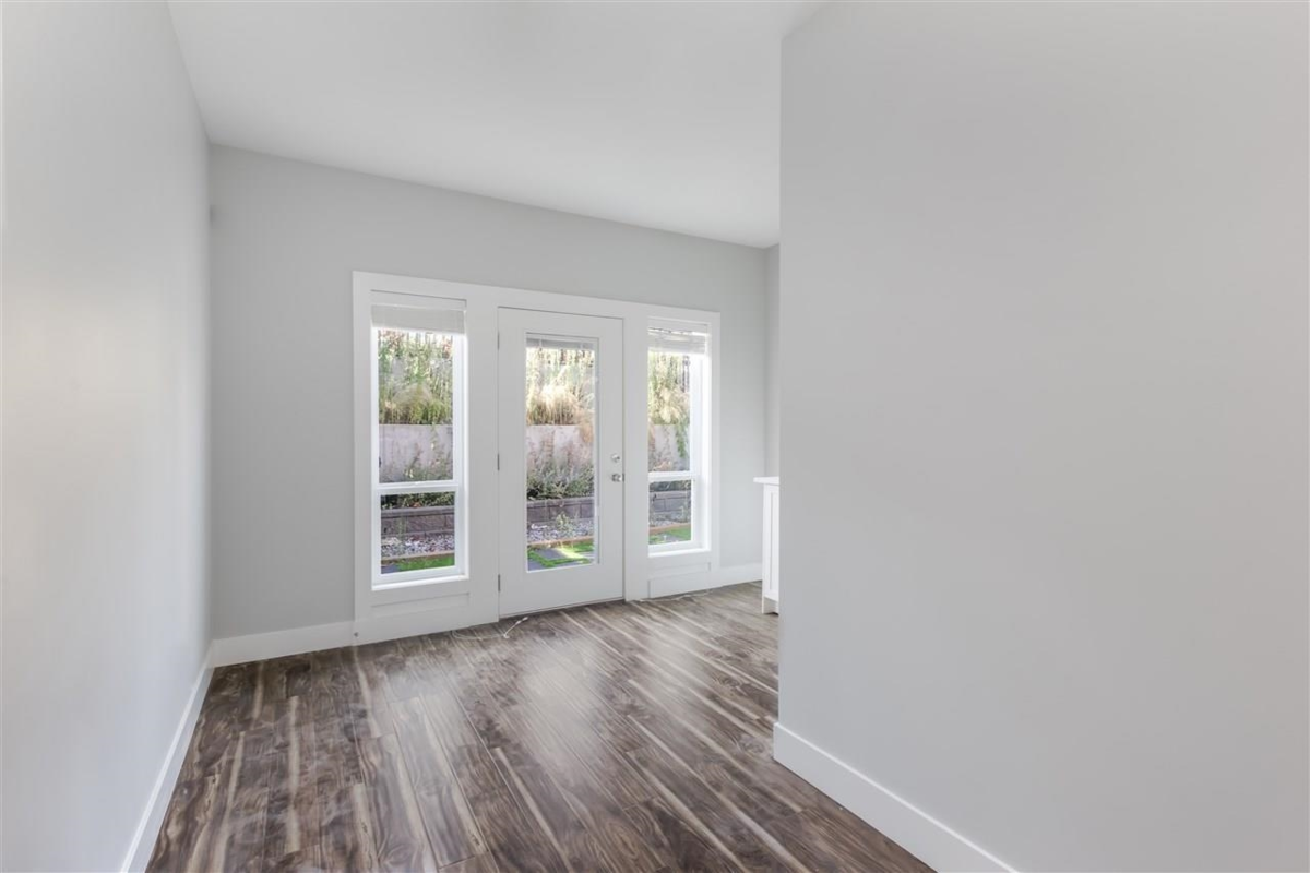 Outdoor Patio Photo of 1 1408 Sixth Avenue, New Westminster, BC