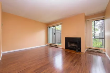 22 230 W 14th Street, North Vancouver, BC, North Vancouver — Townhouse for sale