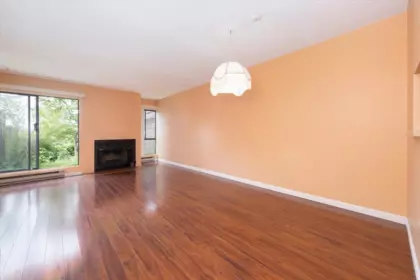 22 230 W 14th Street, North Vancouver, BC, North Vancouver — Townhouse for sale