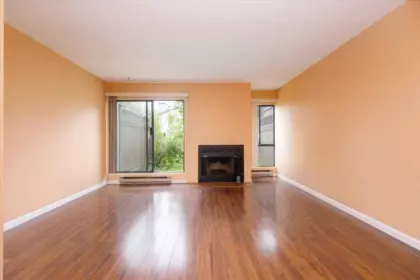 22 230 W 14th Street, North Vancouver, BC, North Vancouver — Townhouse for sale