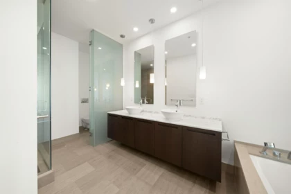 Entry Foyer Photo of 5704 1128 W Georgia Street, Vancouver, BC