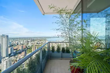 Family Room Photo of 5704 1128 W Georgia Street, Vancouver, BC