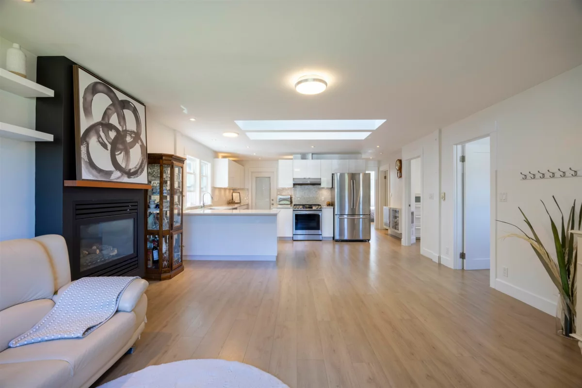 Dining Area Photo of 931 Sperling Avenue, Burnaby, BC