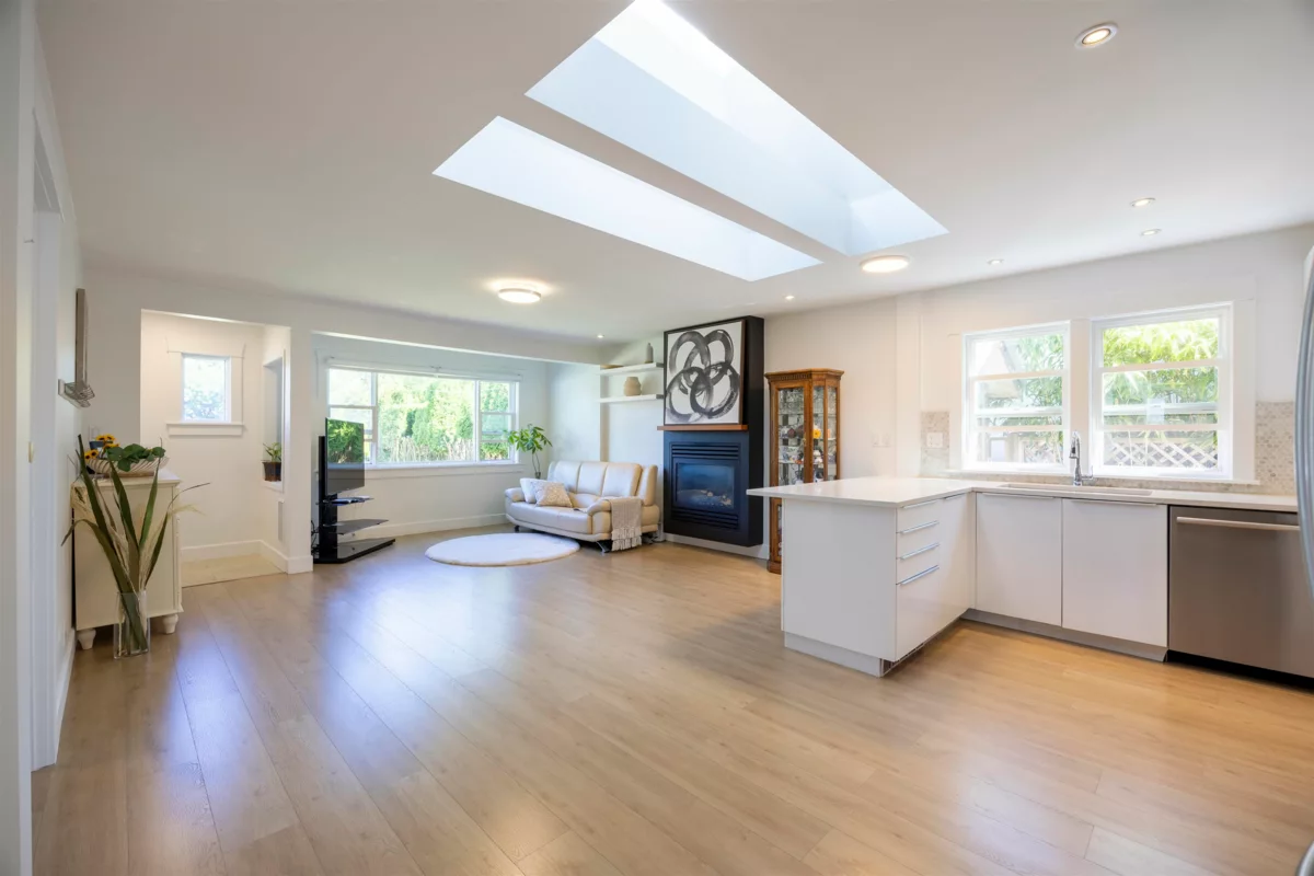 Kitchen Island Photo of 931 Sperling Avenue, Burnaby, BC