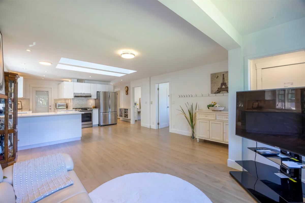 Living Room Photo of 931 Sperling Avenue, Burnaby, BC